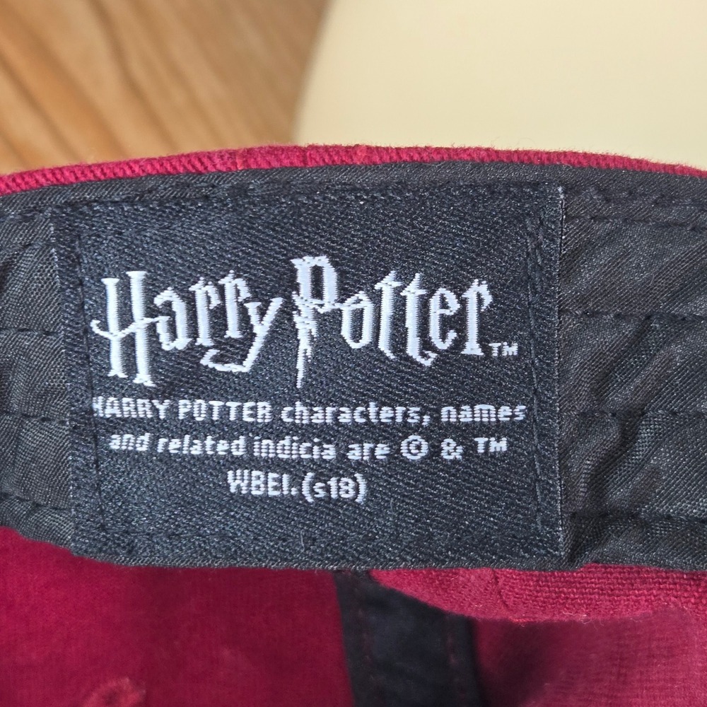 Harry Potter Unisex OSFM‎ Burgundy Hogwarts Alumni Embroidered Baseball Hat - Picture 7 of 8